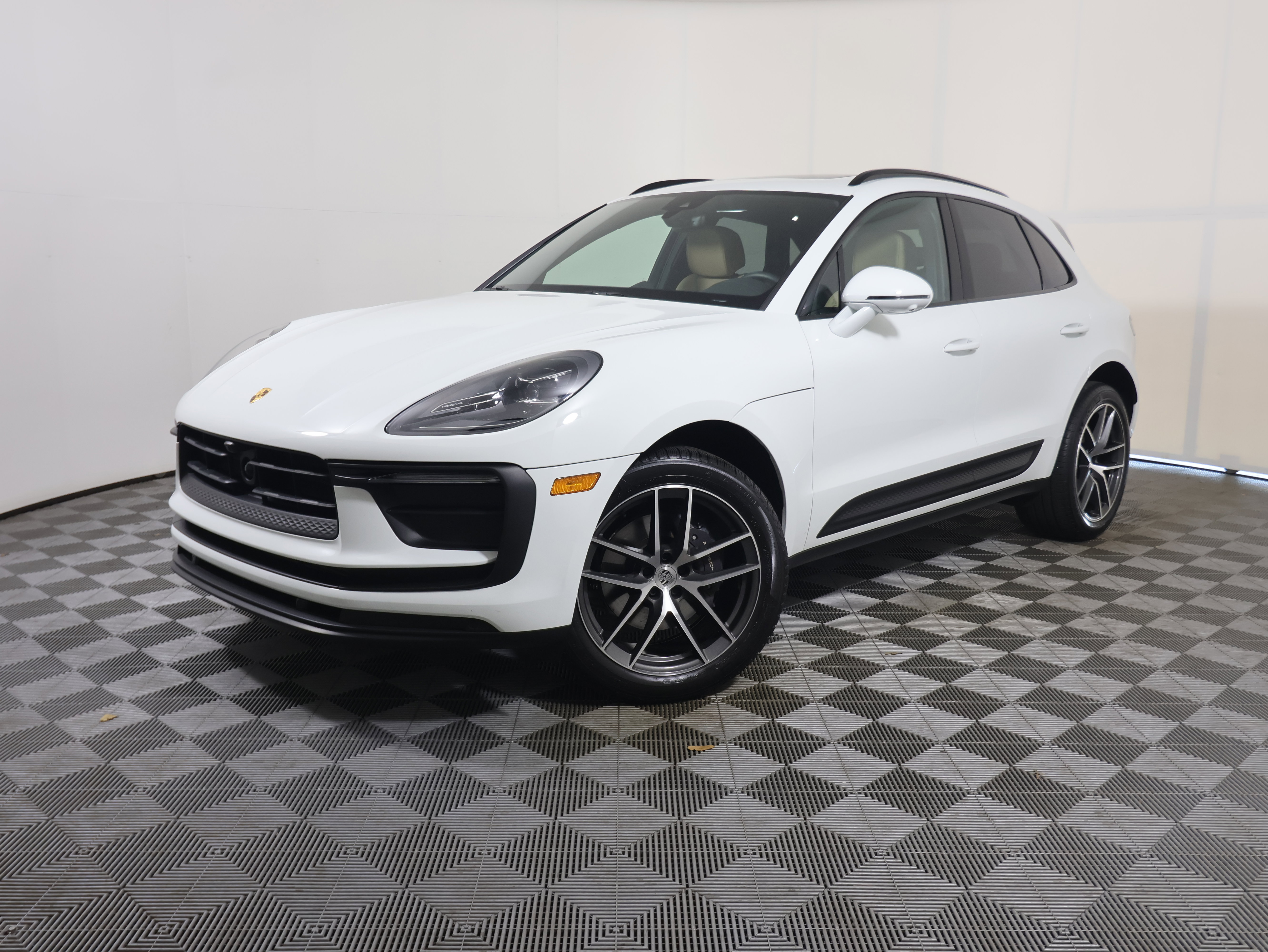 Used 2025 Porsche Macan