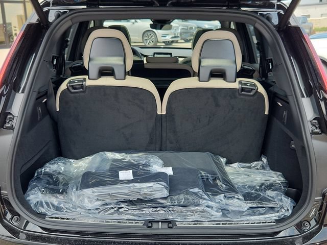 New 2026 Volvo XC90 B5 Plus w/ Protection Package AWD/4WD image 17