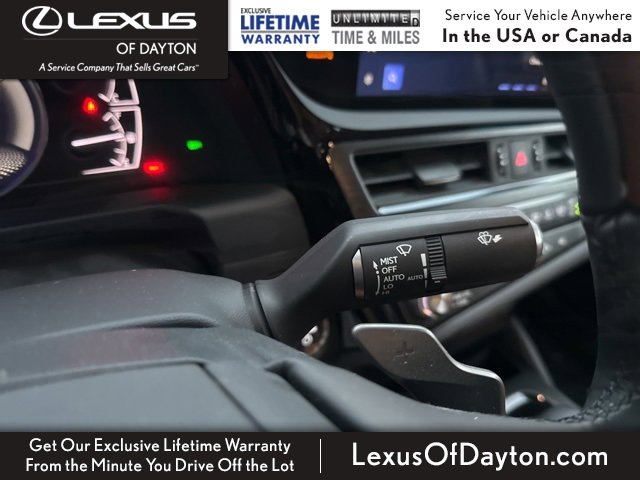 Used 2025 Lexus ES 300h w/ Luxury Package image 20