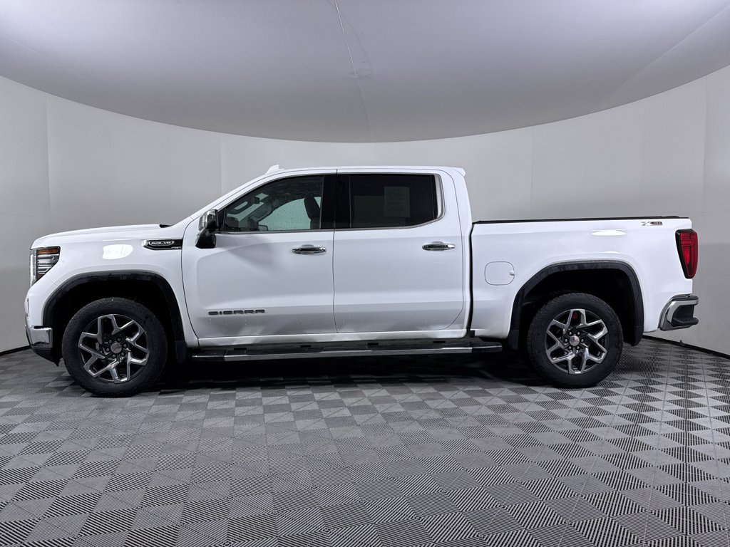 Used 2024 GMC Sierra 1500 SLT w/ SLT Premium Plus Package AWD/4WD image 9