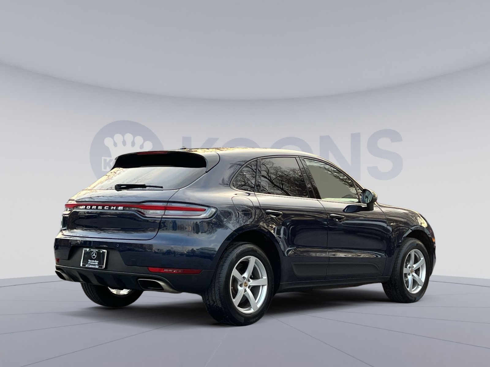Used 2021 Porsche Macan w/ Premium Package AWD/4WD image 5