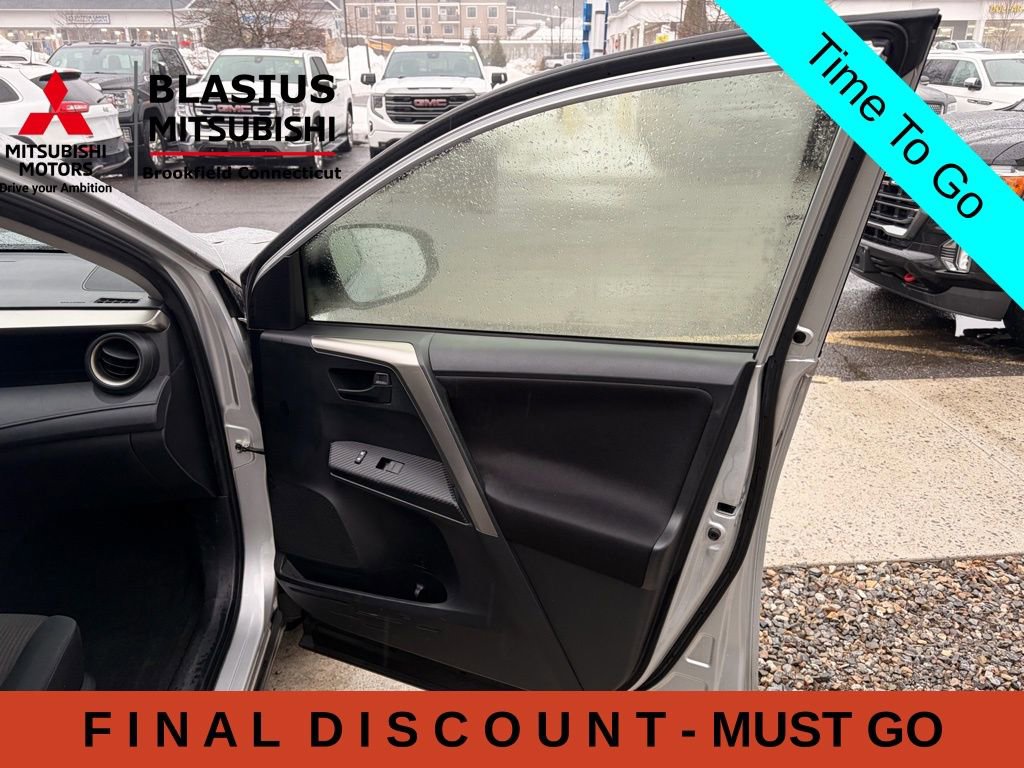 Used 2015 Toyota RAV4 LE AWD/4WD image 25