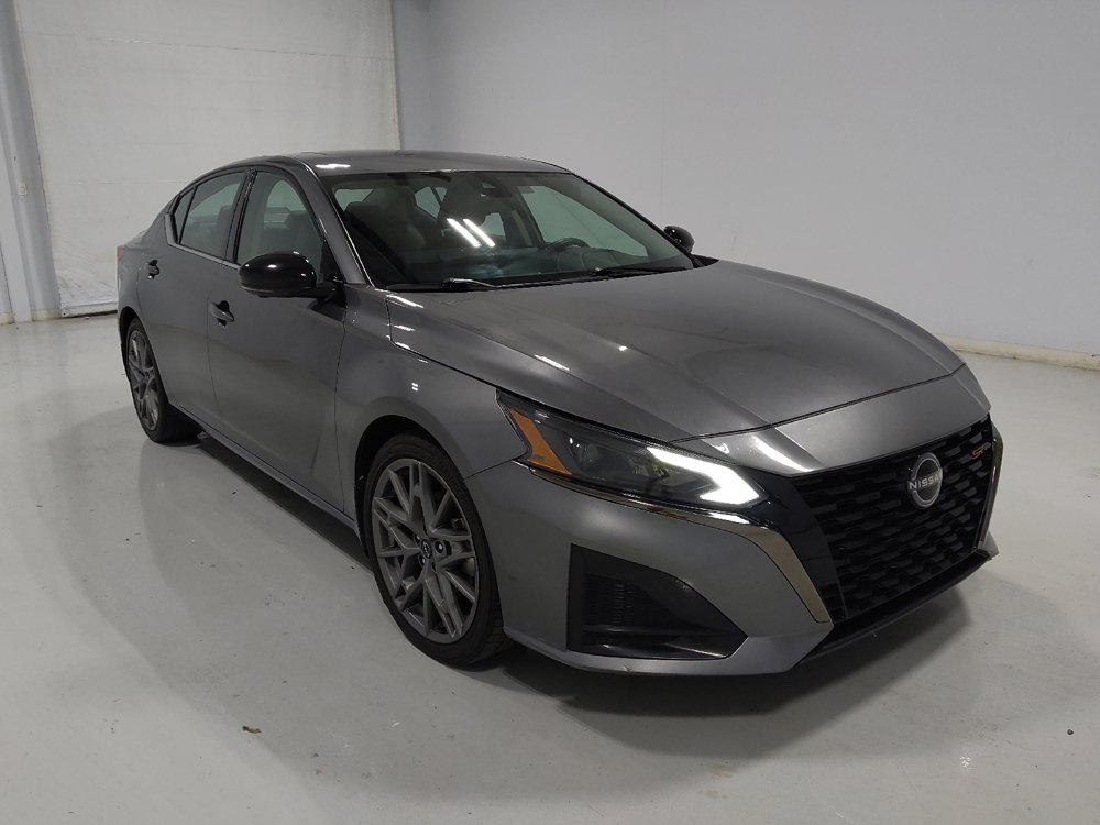 Used 2024 Nissan Altima 2.0 SR FWD image 13