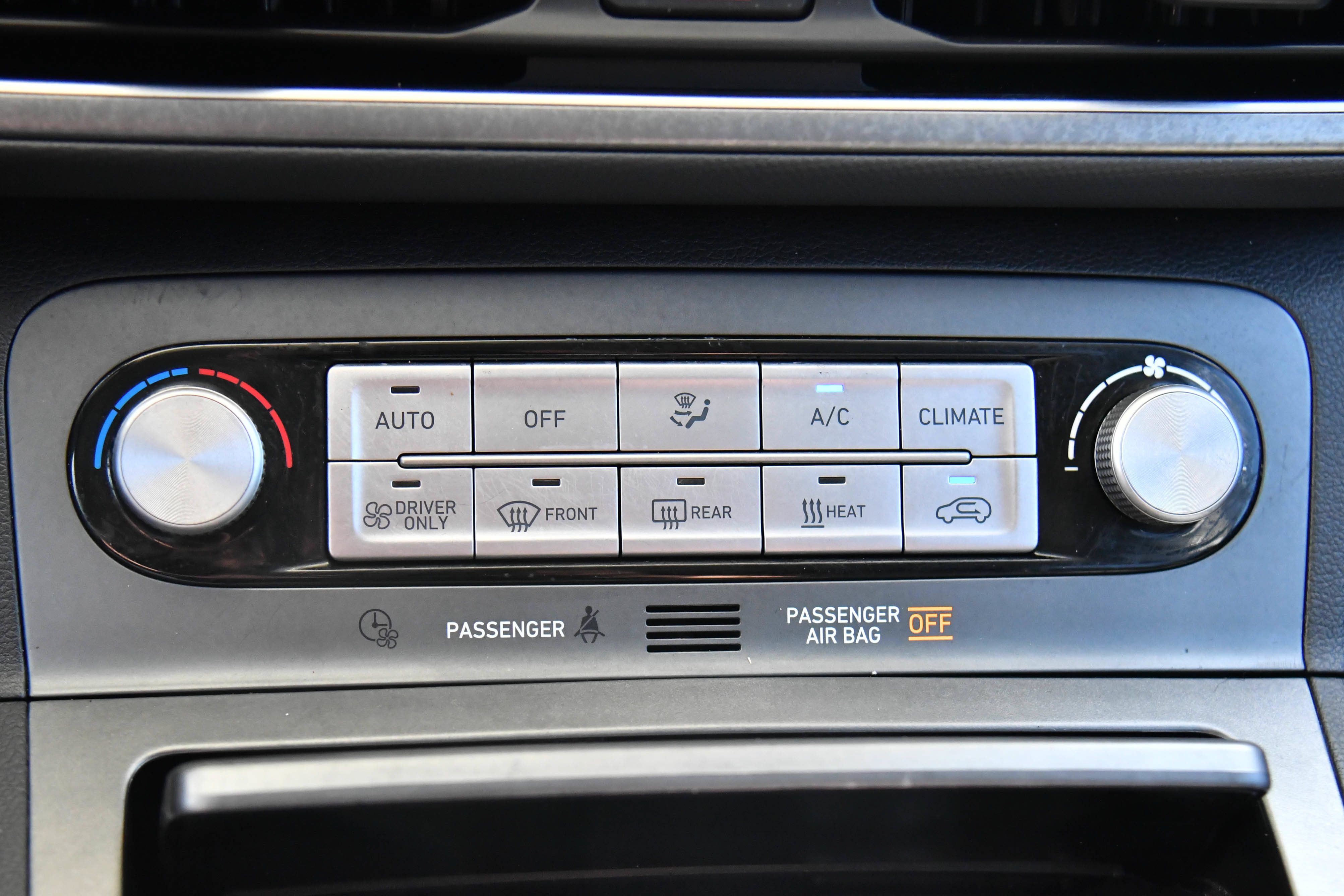 Used 2023 Hyundai Kona SEL FWD image 25