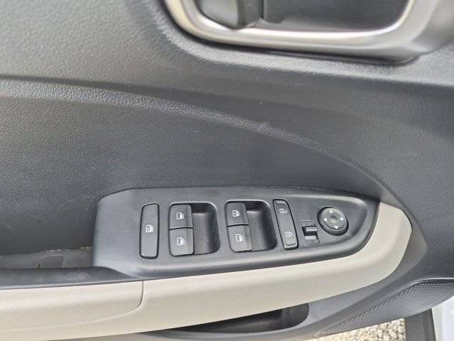 Used 2025 Hyundai Venue SEL FWD image 13