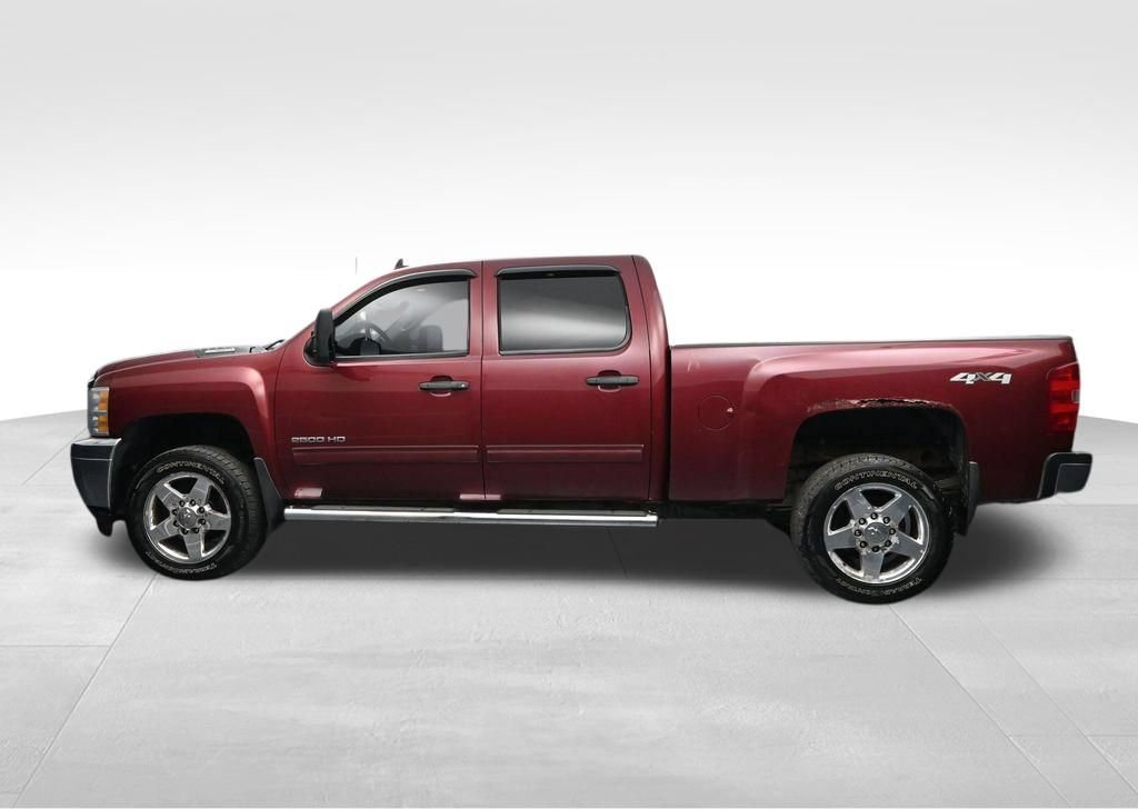 Used 2013 Chevrolet Silverado 2500 LT w/ Convenience Package AWD/4WD image 2