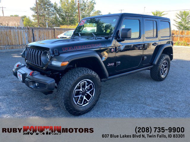 Used 2025 Jeep Wrangler Unlimited Rubicon AWD/4WD image 3