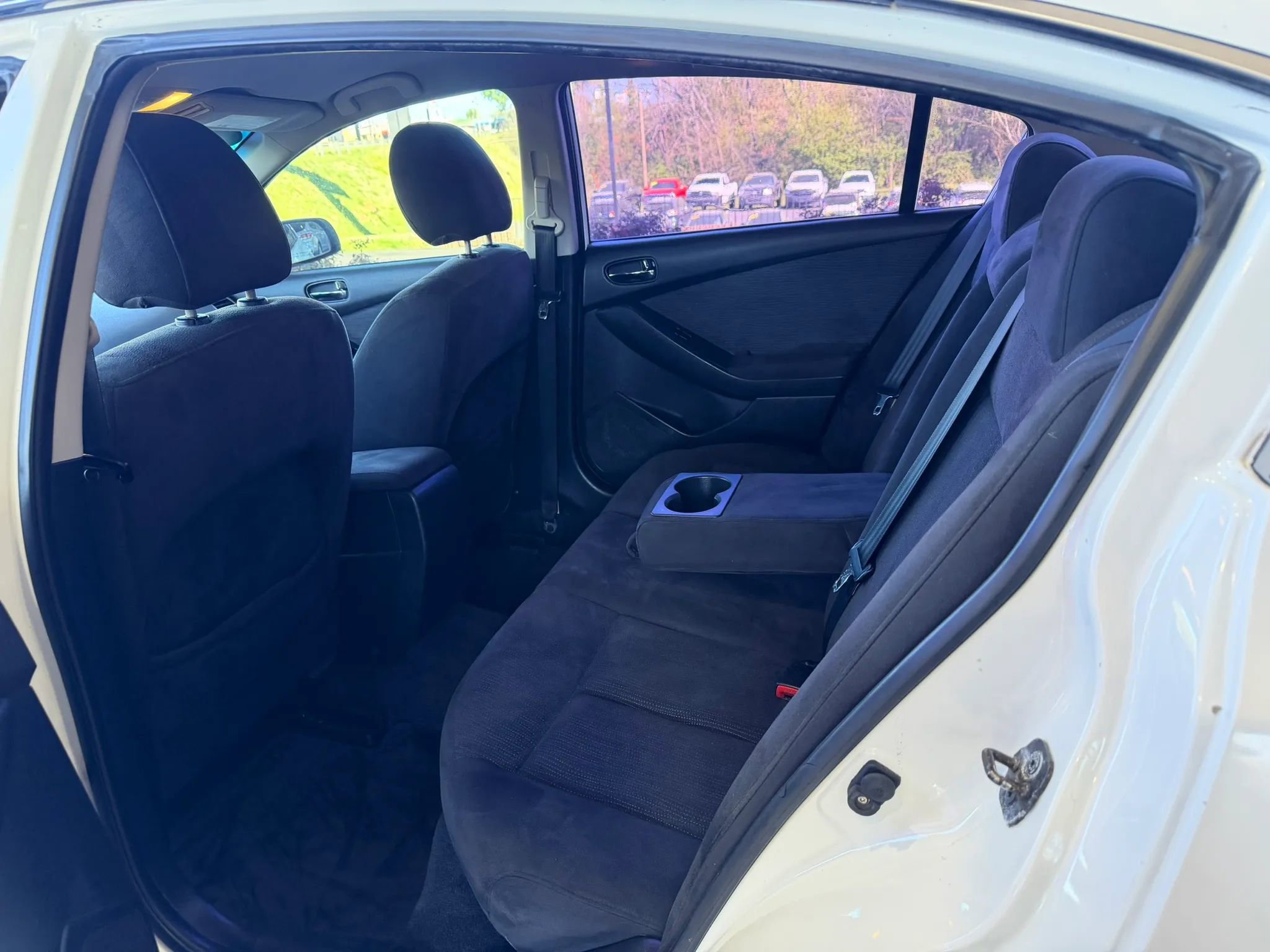 Used 2010 Nissan Altima 3.5 SR image 19