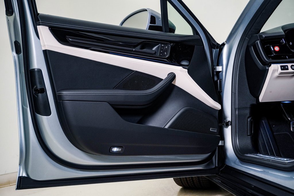 New 2026 Porsche Panamera GTS image 27