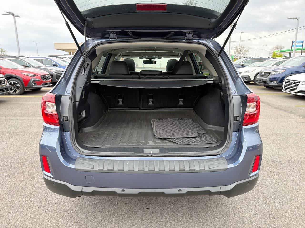 Used 2017 Subaru Outback 2.5i Limited AWD/4WD image 38