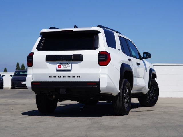 Used 2025 Toyota 4Runner SR5 AWD/4WD image 5