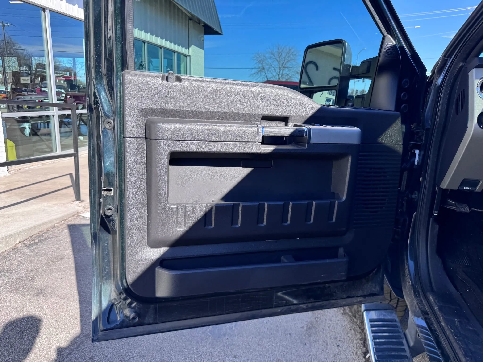 Used 2015 Ford F250 Lariat w/ Lariat Ultimate Package image 21