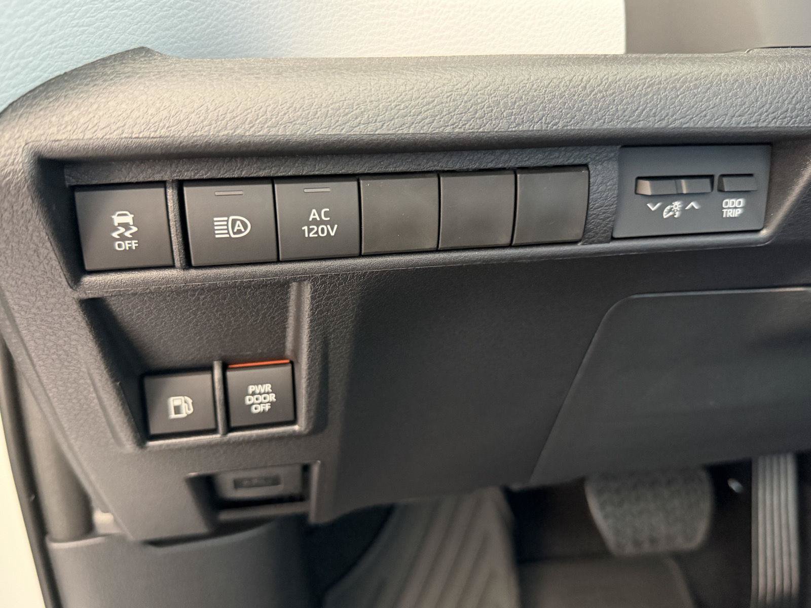 New 2026 Toyota Sienna XSE FWD image 26