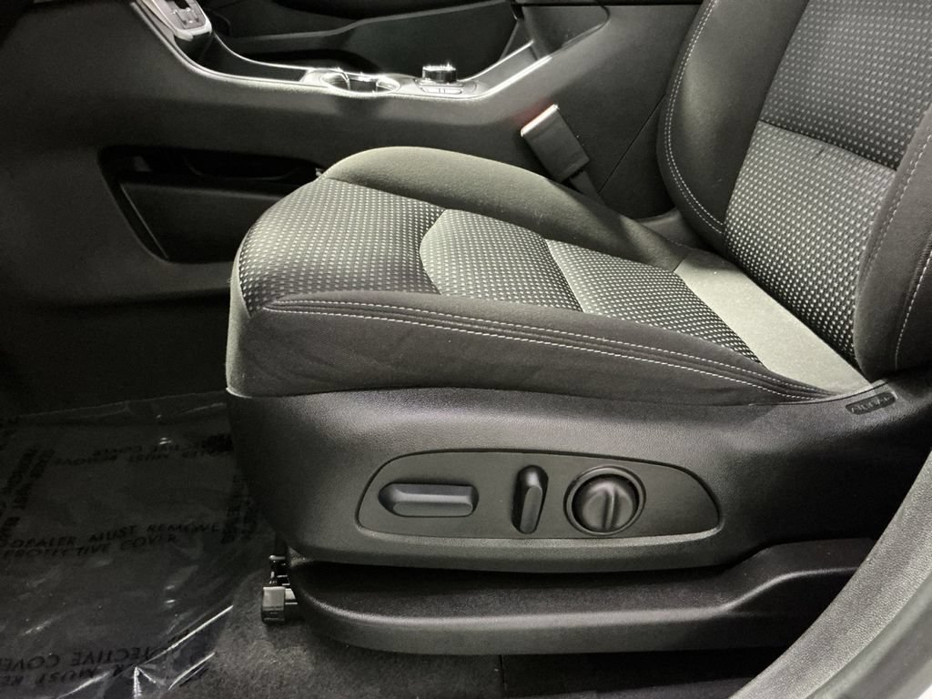 Used 2023 GMC Terrain SLE w/ Driver Convenience Package AWD/4WD image 15