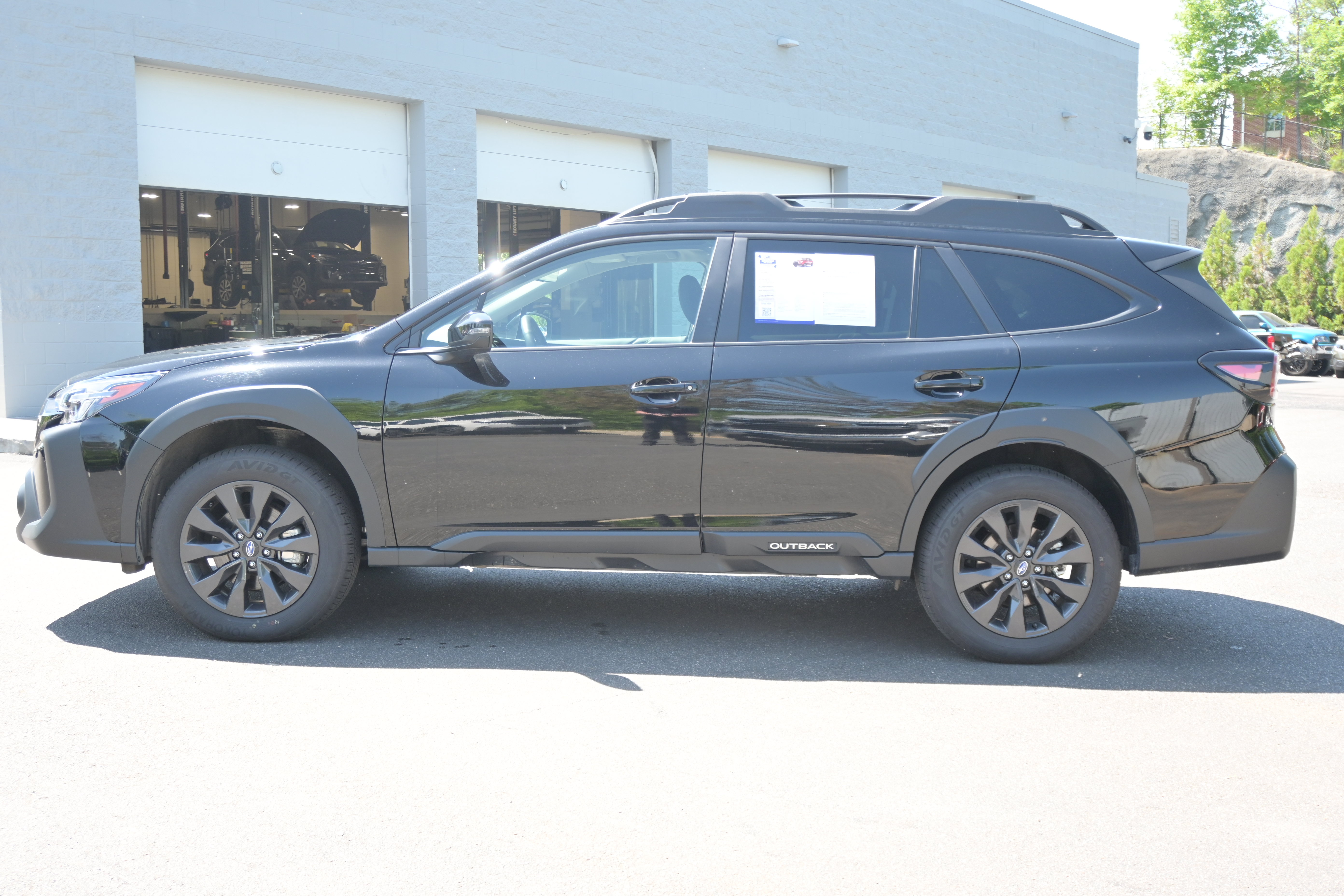 Certified 2025 Subaru Outback Onyx Edition AWD/4WD image 6