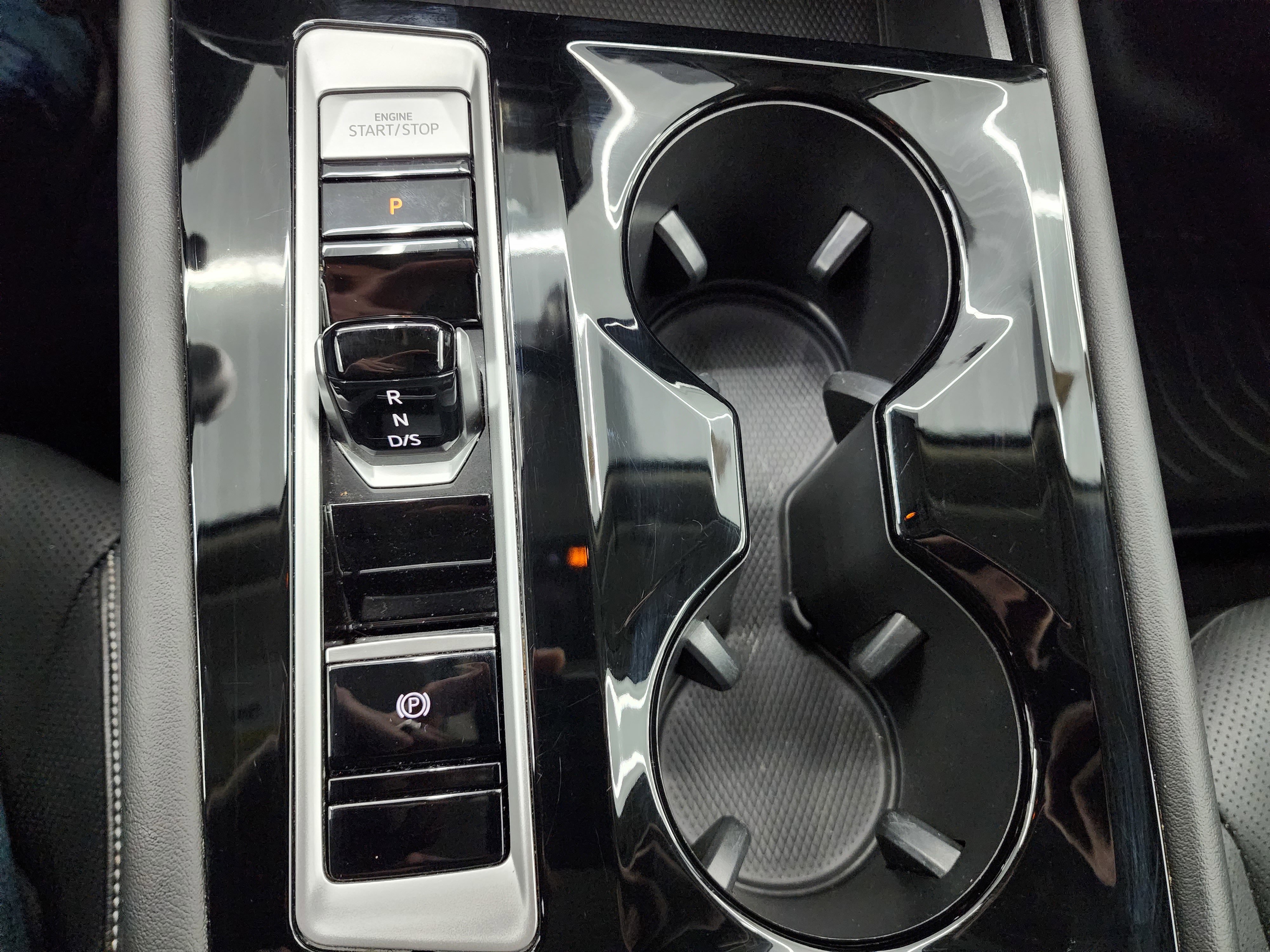 Used 2025 Volkswagen Atlas SE image 58
