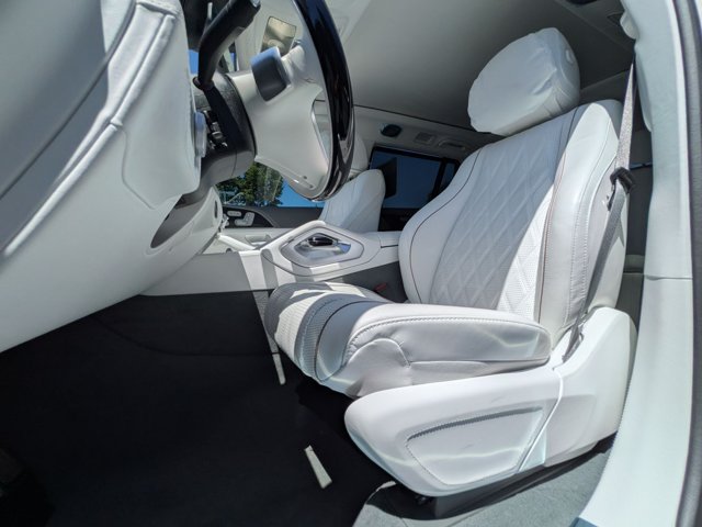 New 2026 Mercedes-Benz Maybach GLS 600 4MATIC image 4