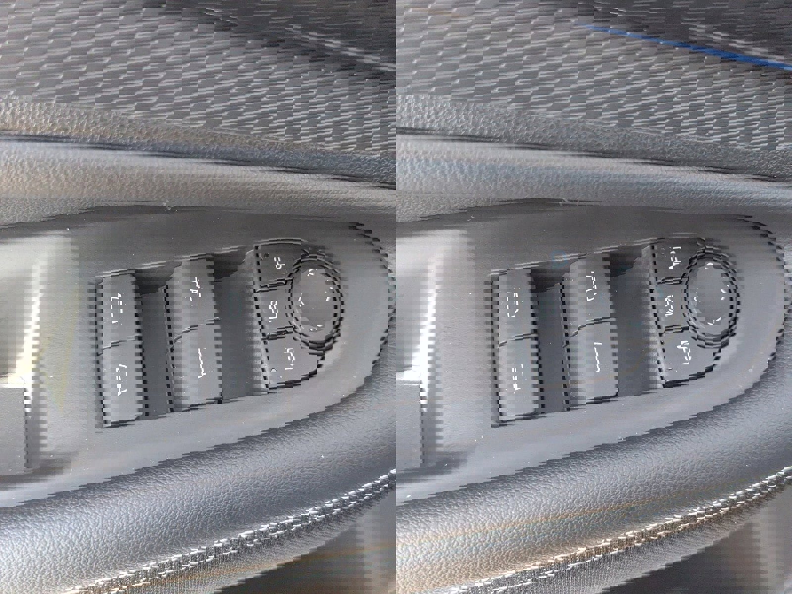 Used 2025 Chevrolet Blazer EV LT image 25