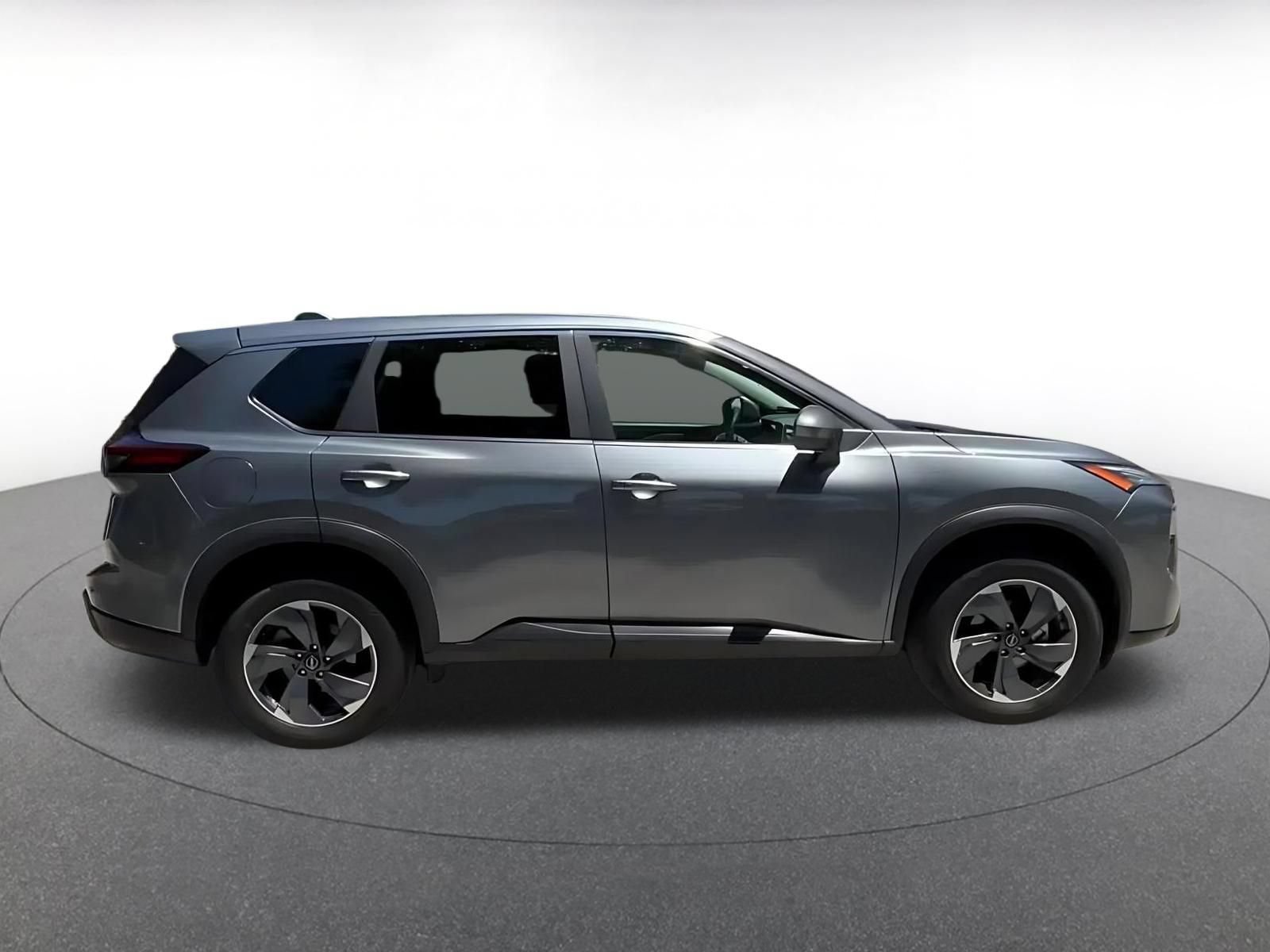 Used 2025 Nissan Rogue SV FWD image 16