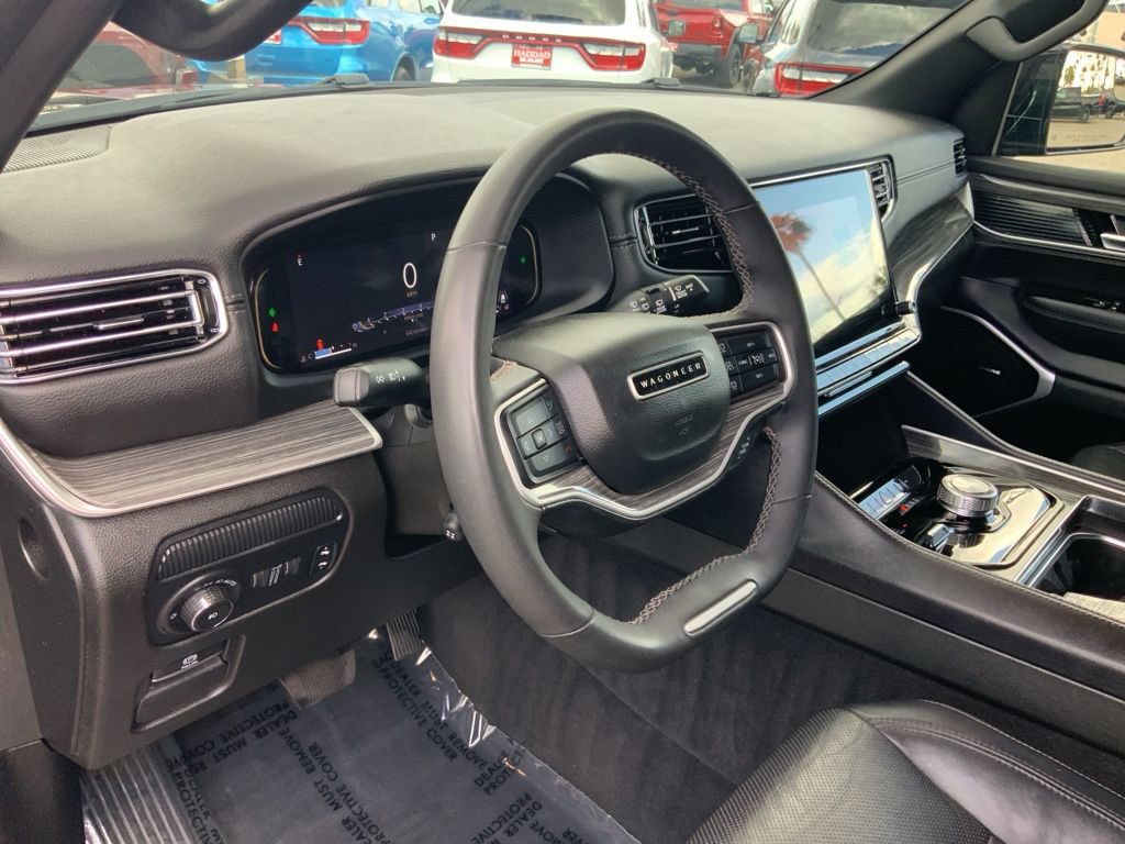 Certified 2022 Jeep Wagoneer Series II AWD/4WD image 15