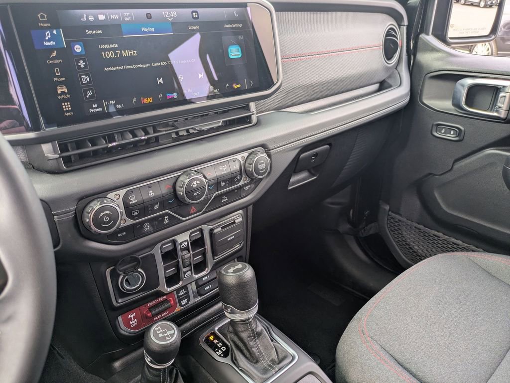 Used 2025 Jeep Wrangler Unlimited Rubicon w/ Convenience Group AWD/4WD image 20