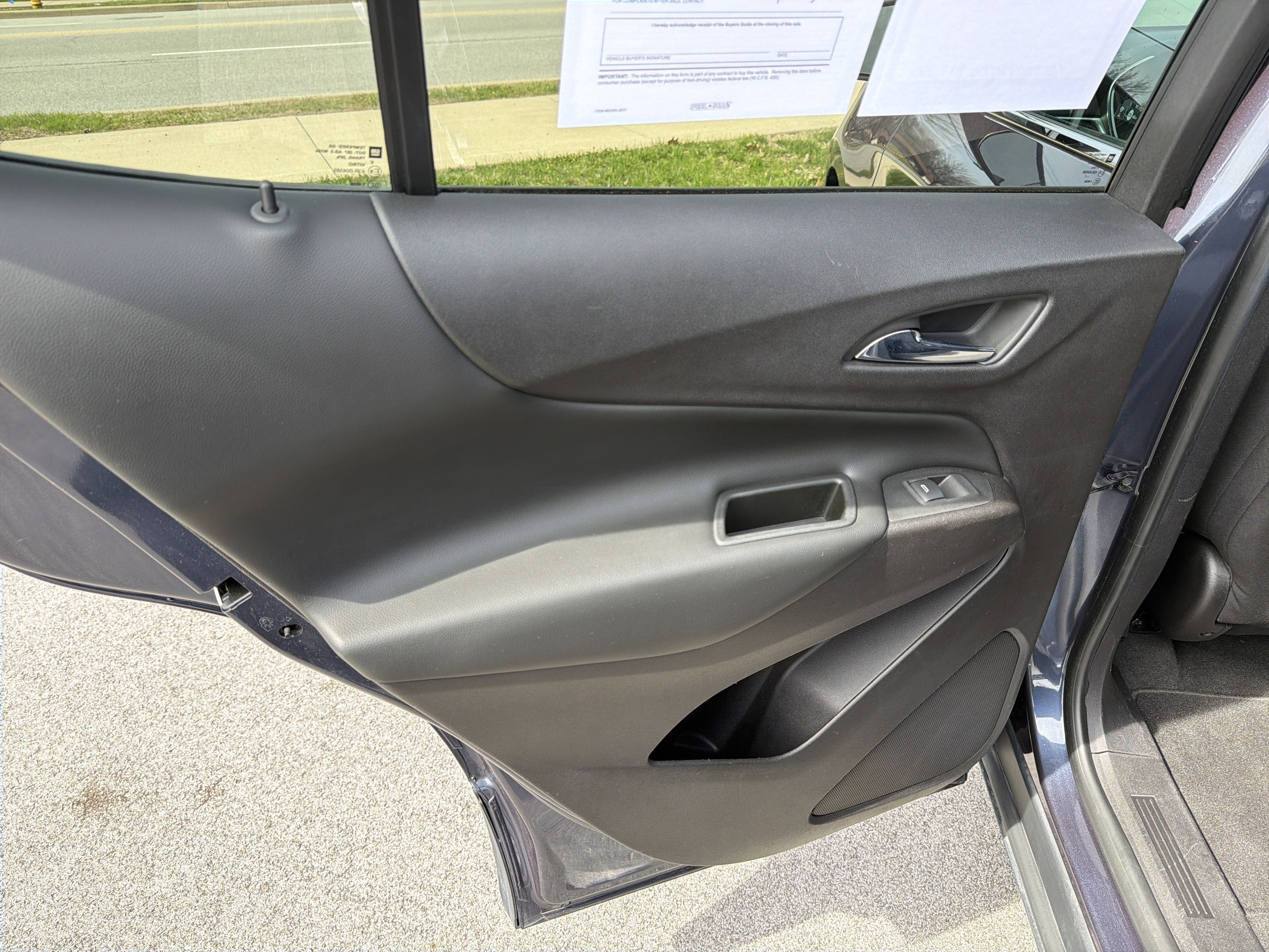 Used 2018 Chevrolet Equinox LT image 44