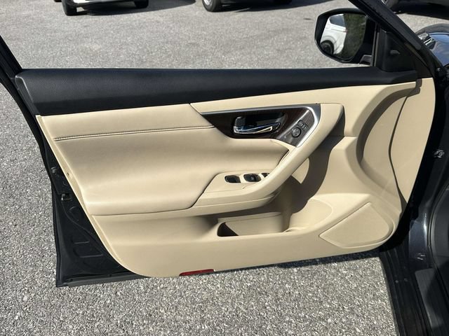 Used 2015 Nissan Altima 2.5 SL w/ Technology Package FWD image 15