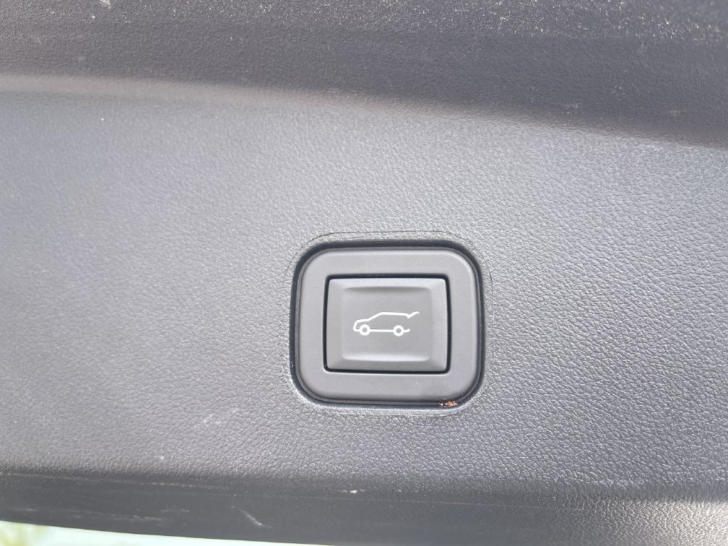 Certified 2024 Cadillac Lyriq Luxury w/ LPO, Floor Liner Package AWD/4WD image 7