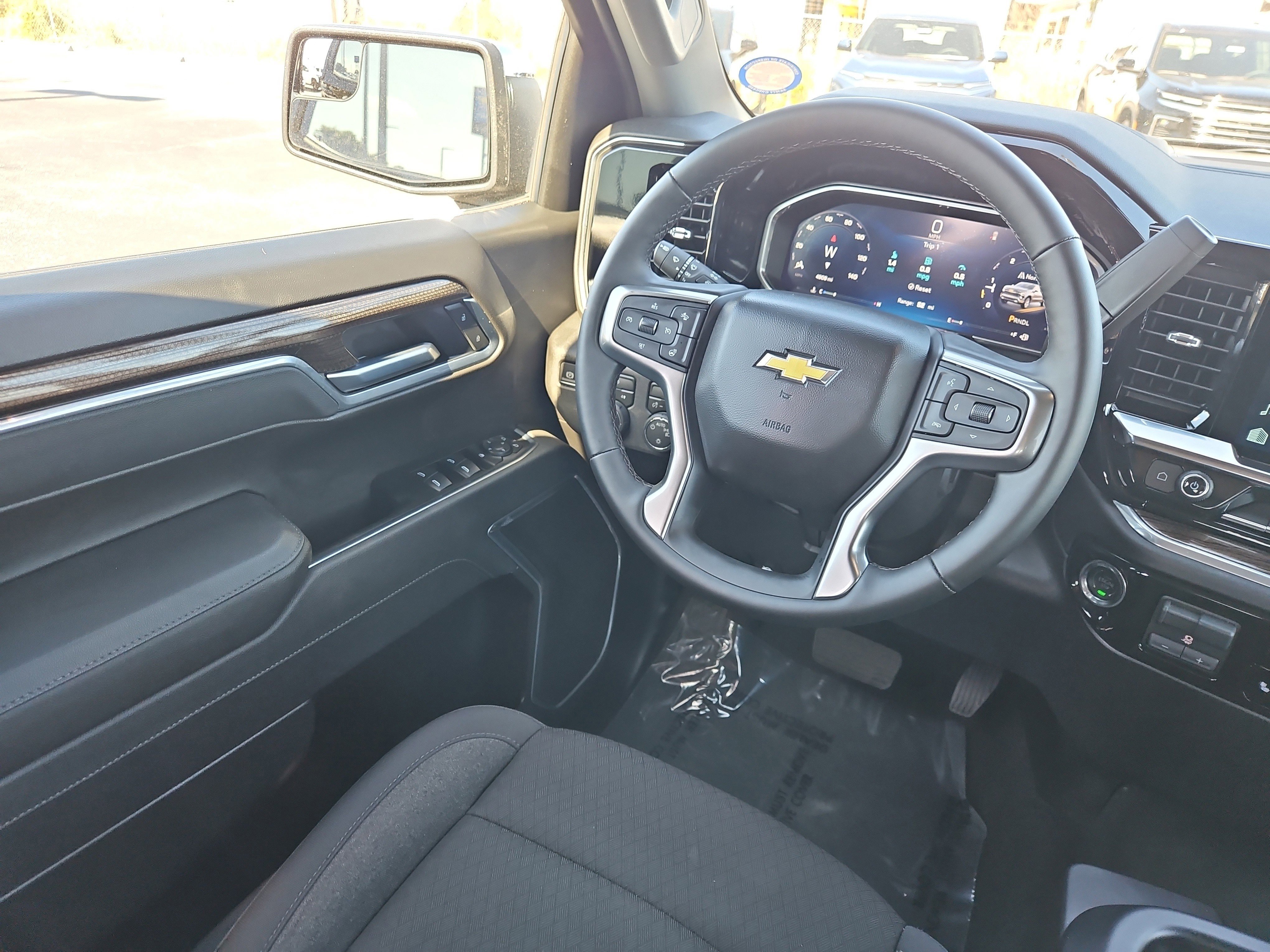 Used 2026 Chevrolet Silverado 1500 LT AWD/4WD image 9