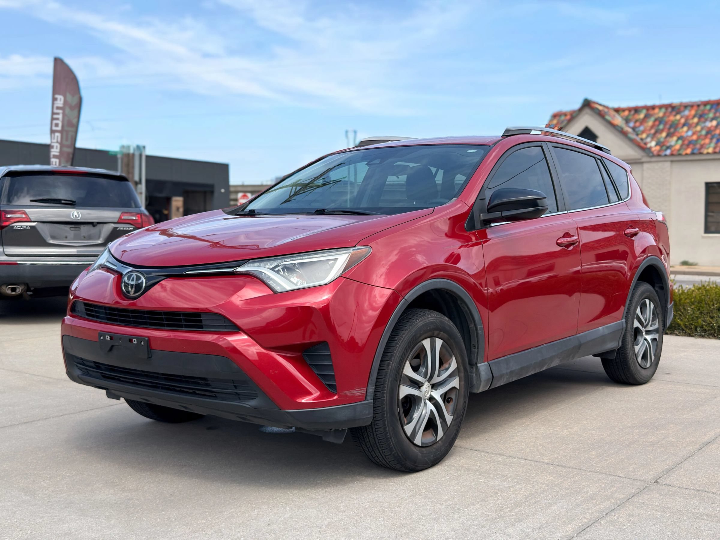 Used 2017 Toyota RAV4 LE FWD image 3