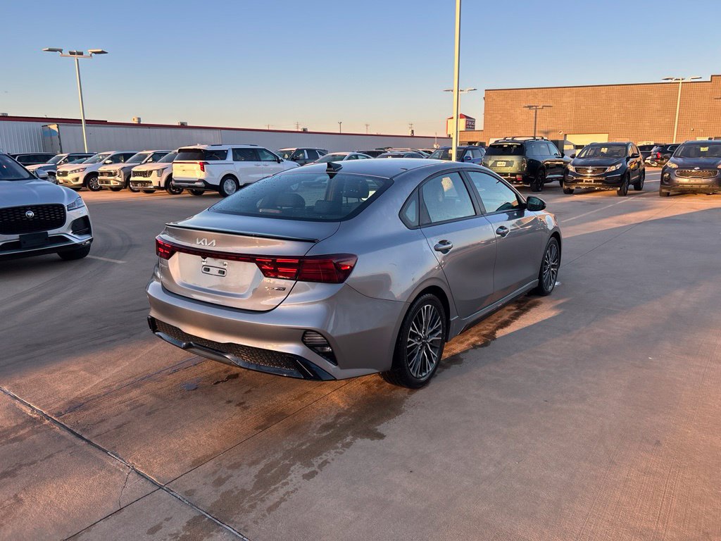Used 2023 Kia Forte GT-Line FWD image 3