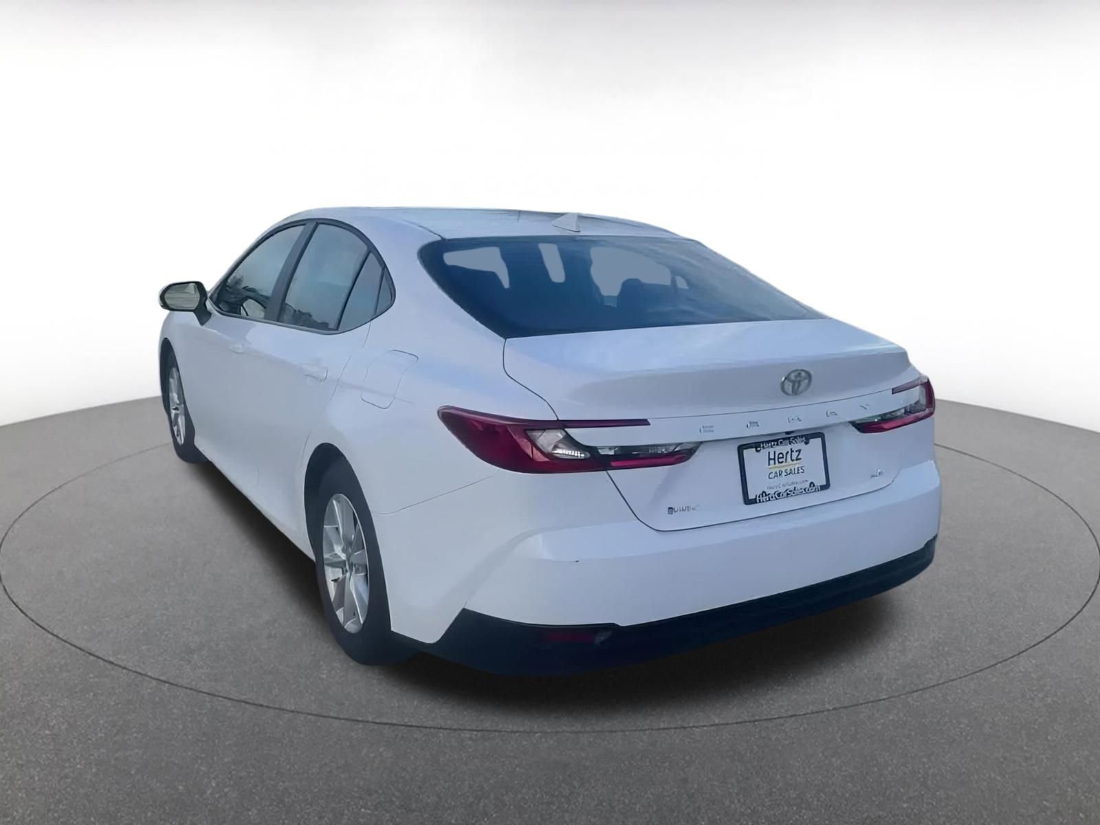 Used 2025 Toyota Camry LE image 11