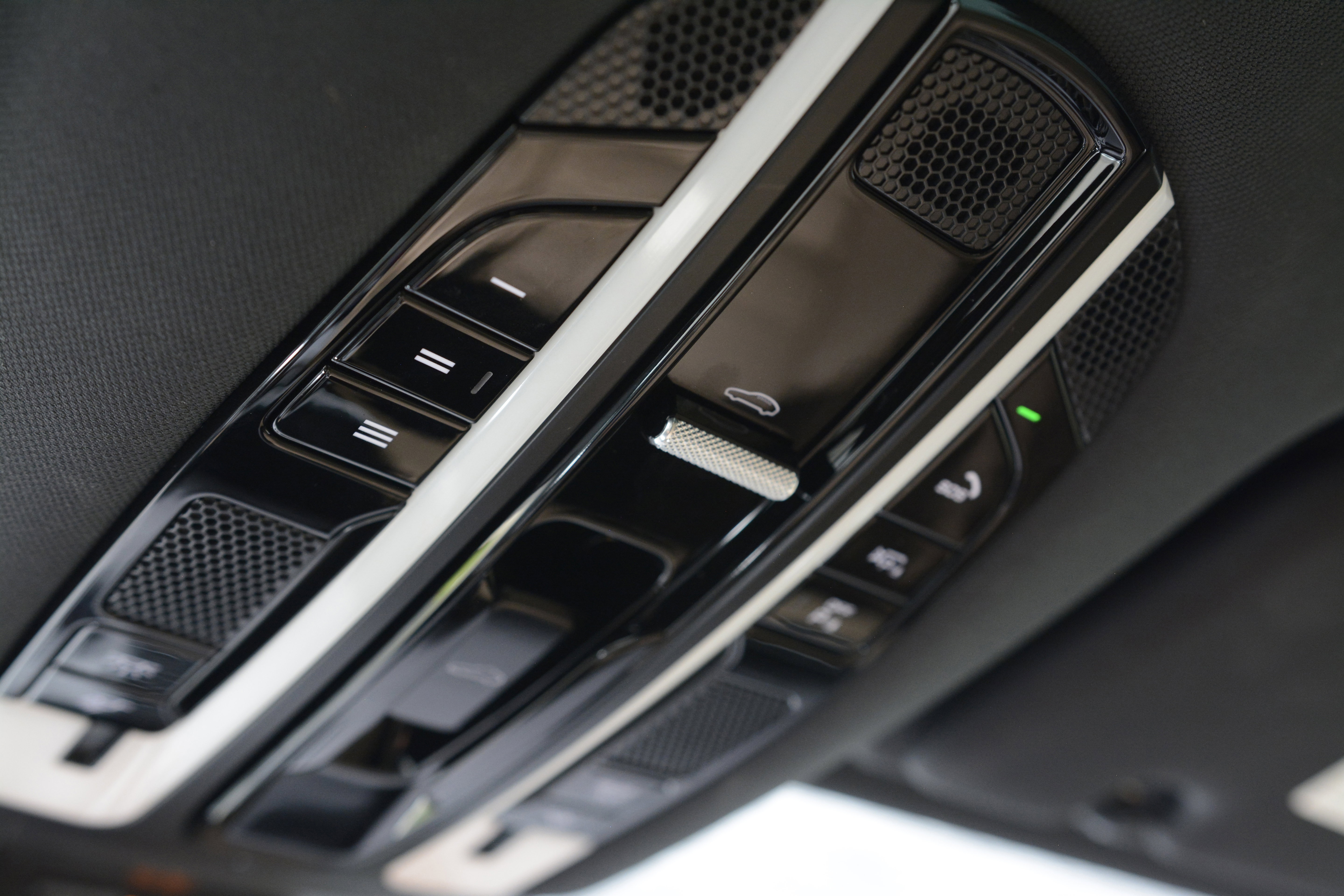 Certified 2023 Porsche Cayenne AWD/4WD image 24