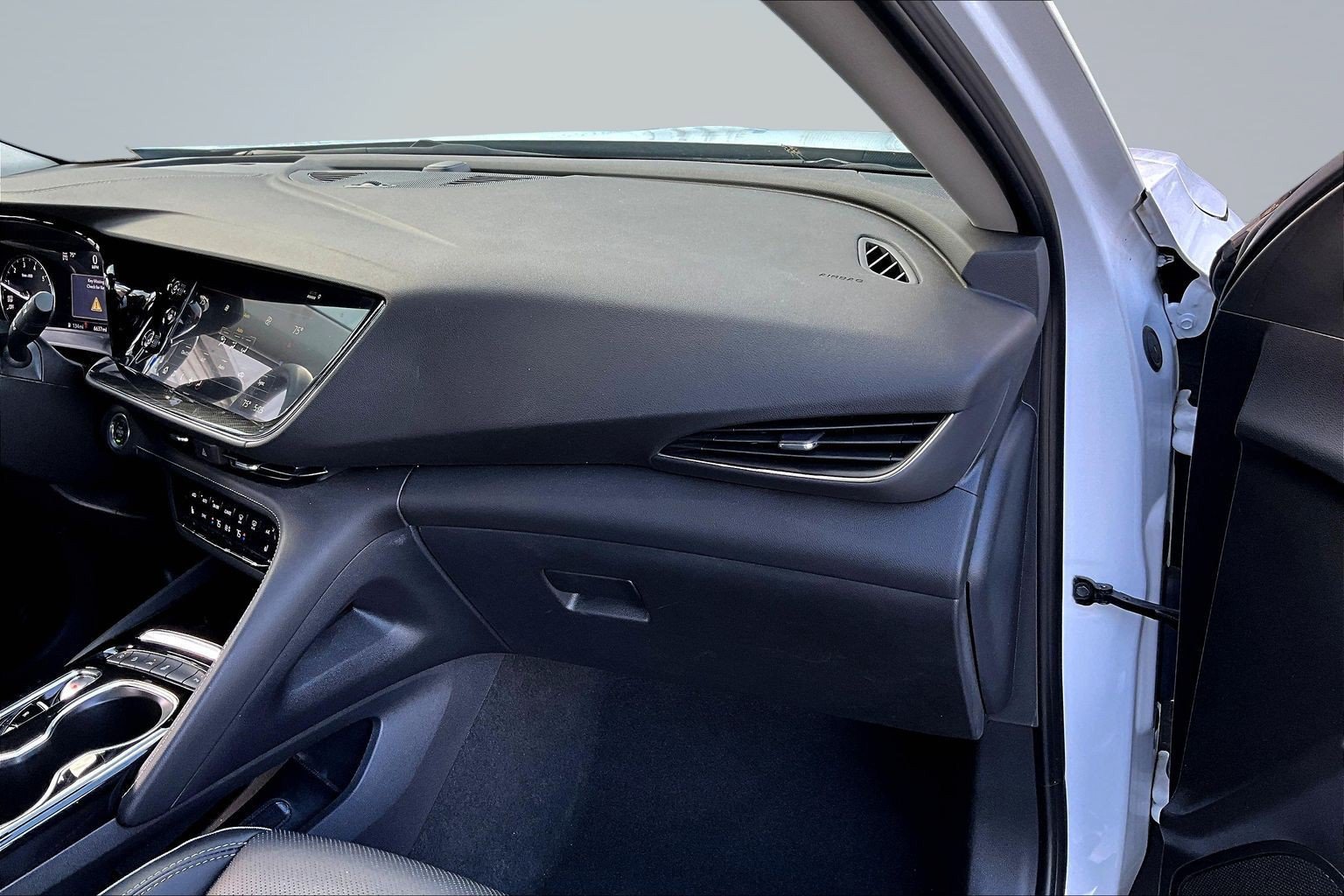 Used 2023 Buick Envision Essence AWD/4WD image 23