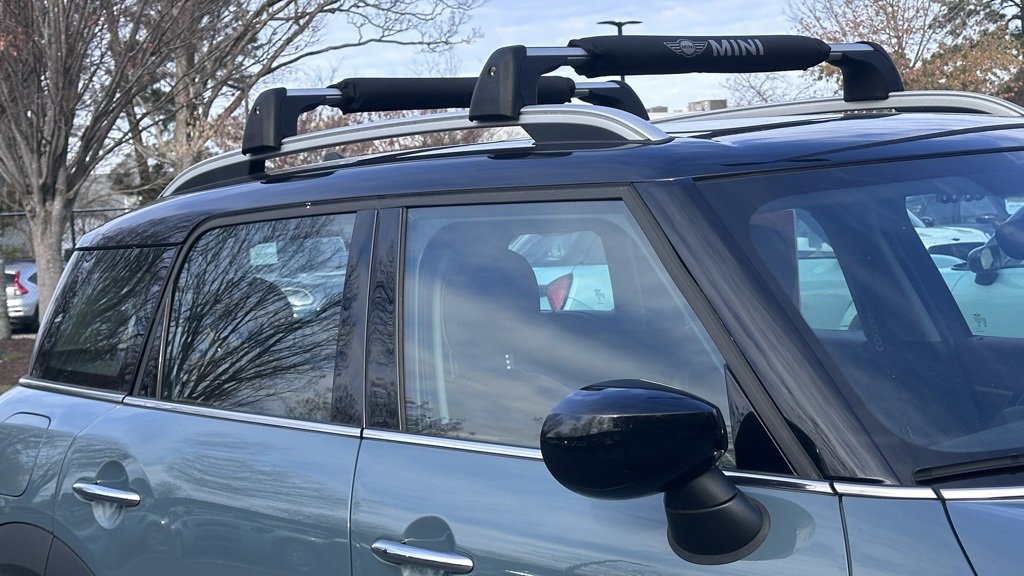 Used 2023 MINI Cooper Countryman SE w/ Signature Upholstery Package image 3