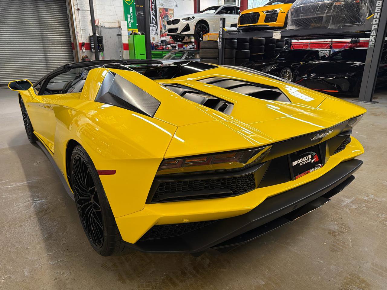 Used 2018 Lamborghini Aventador S AWD/4WD image 8