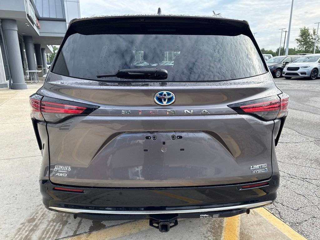 Used 2021 Toyota Sienna Limited AWD/4WD image 6
