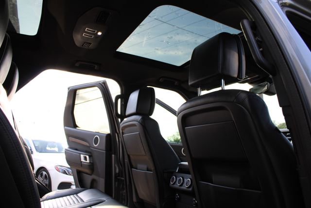 Used 2020 Land Rover Discovery HSE Luxury image 66