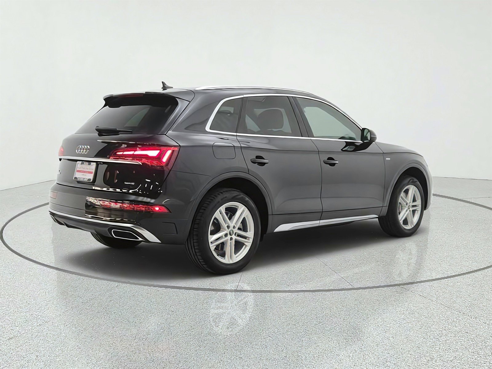 Used 2023 Audi Q5 e Premium Plus w/ Premium Plus Package AWD/4WD image 5