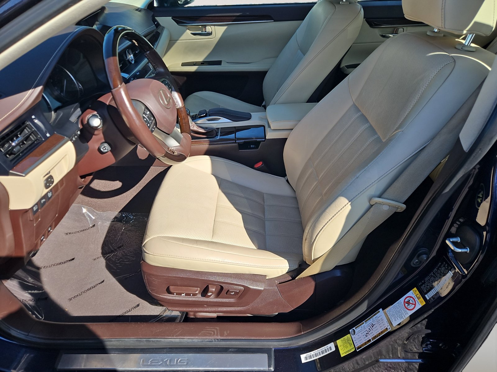 Used 2018 Lexus ES 350 w/ Luxury Package w/Wood Trim FWD image 9