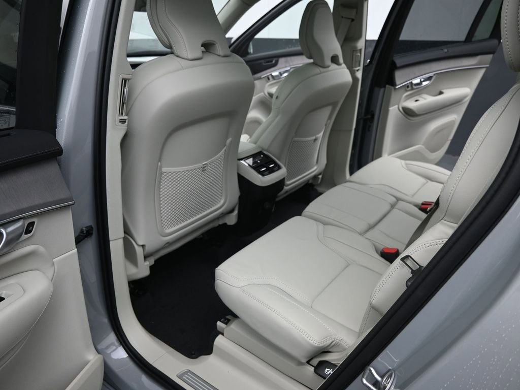 New 2026 Volvo XC90 B6 Ultra w/ Protection Package image 28