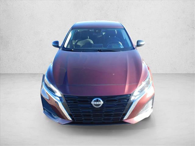 Used 2025 Nissan Altima 2.5 SV FWD image 3