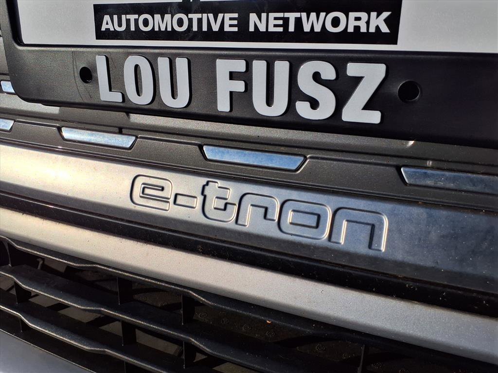 Used 2023 Audi Q4 e-tron Premium image 32