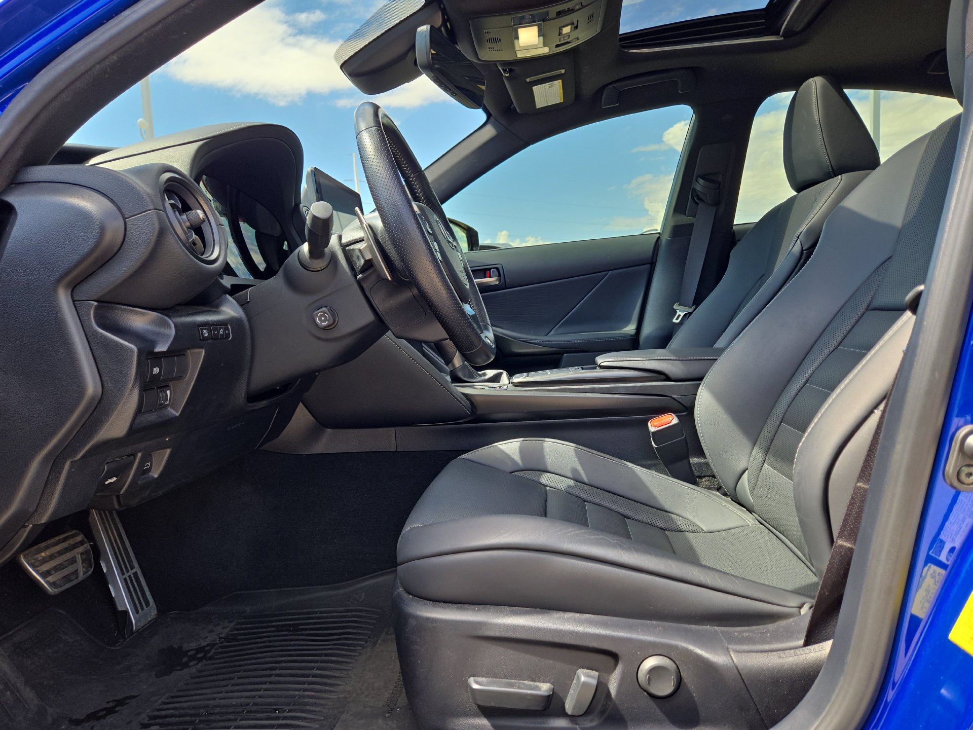 Used 2023 Lexus IS 350 F Sport w/ Navigation Package RWD image 16