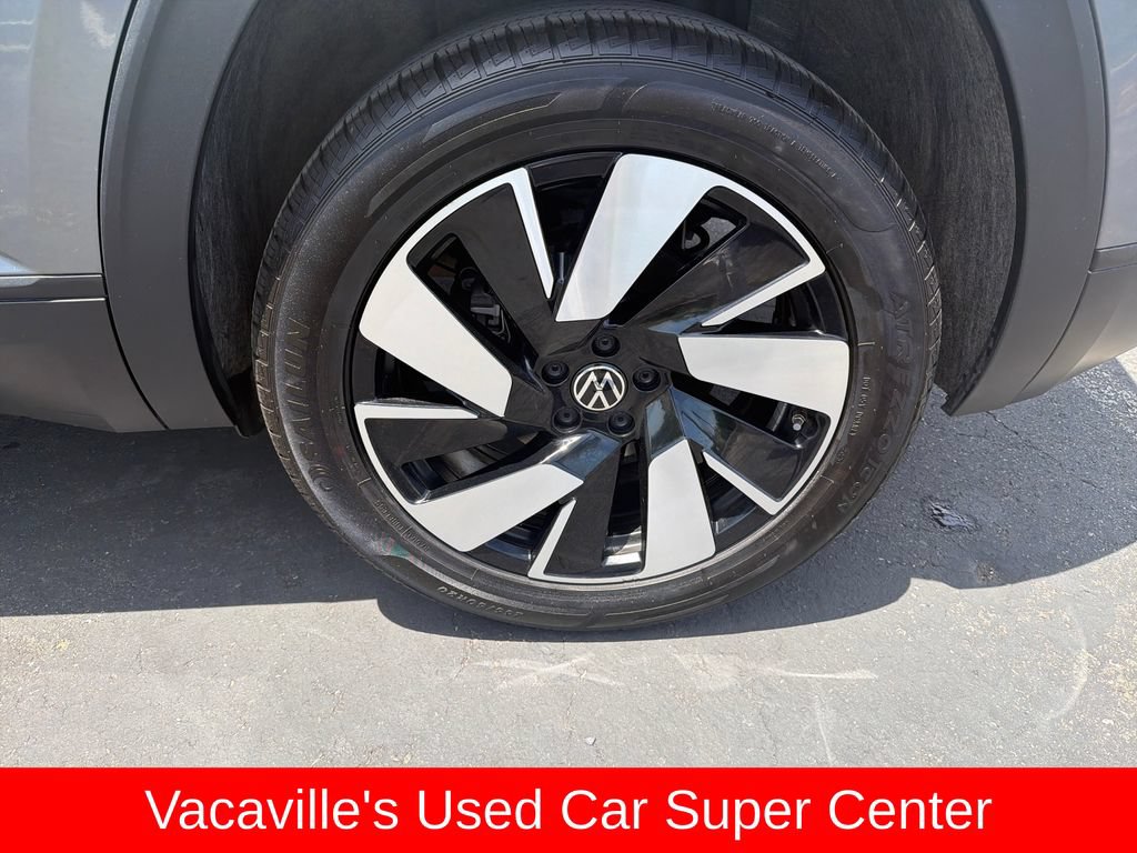 Used 2025 Volkswagen Atlas Cross Sport SE FWD image 26