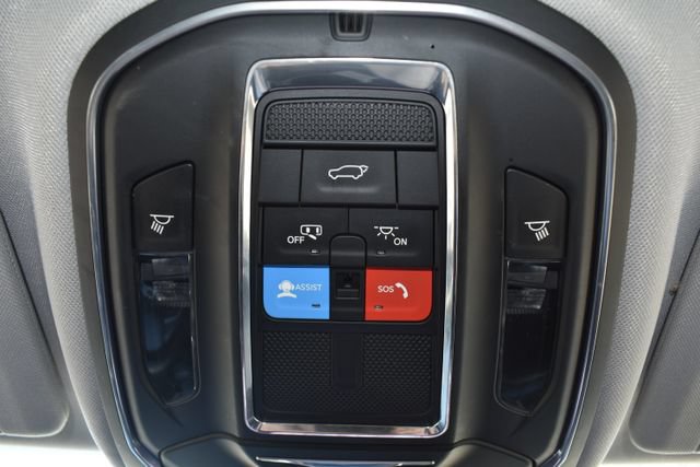 Used 2023 Jeep Grand Cherokee L Limited AWD/4WD image 33