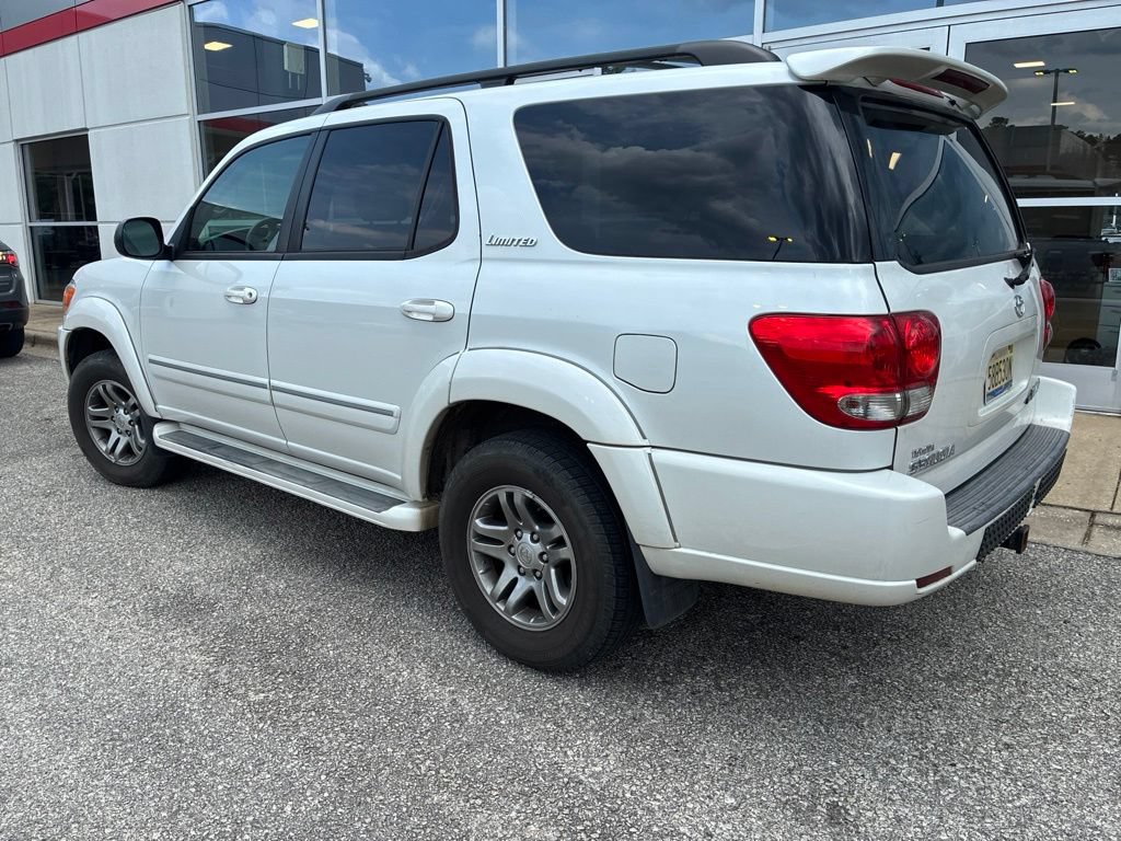 Used 2007 Toyota Sequoia Limited w/ Luxury Pkg AWD/4WD image 2