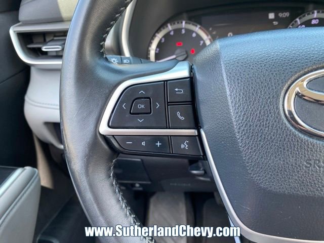Used 2023 Toyota Highlander XLE image 21