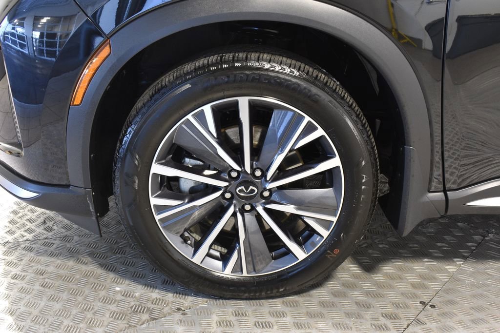 Certified 2026 INFINITI QX60 Luxe w/ Family Package image 36