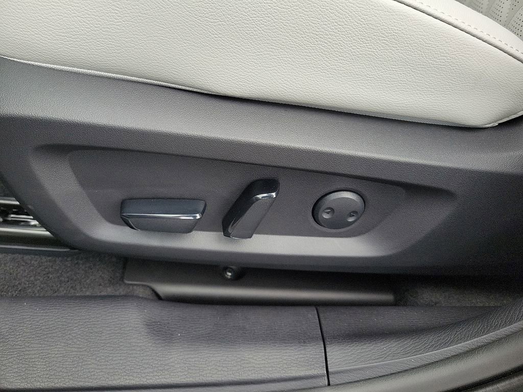 New 2025 Mitsubishi Outlander AWD image 11